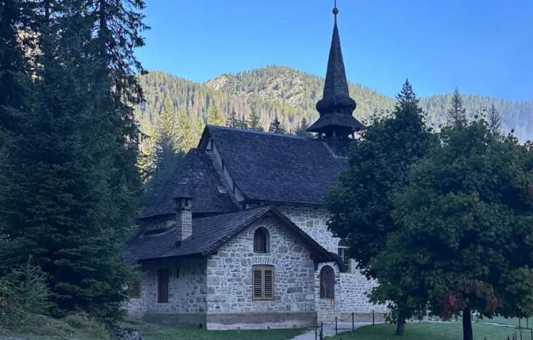 chapelle autour du Lago di Braies