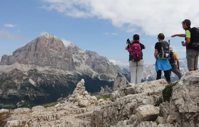 Randonneurs, Nuvolau, Dolomites, Italie