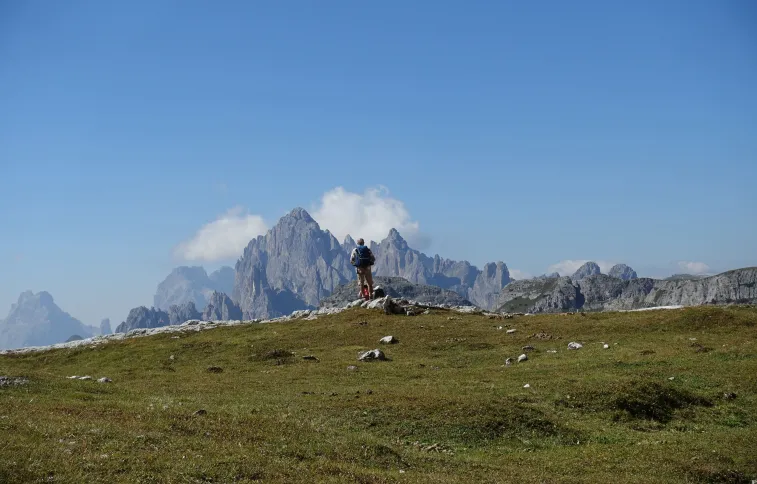 Randonneur Tre Cime de lavardo, Dolomites, Italie