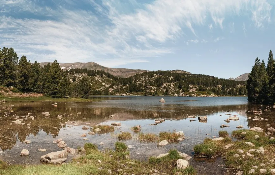 tour-lac-bouillouses-pyrenees