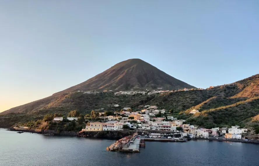 Monte delle fosse, salina, îles eoliennes, Italie