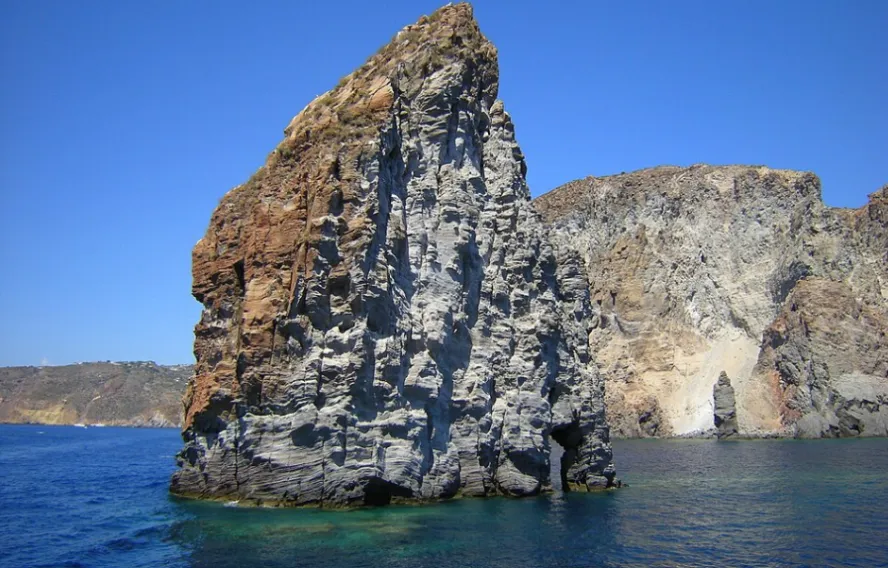 Pietra Lunga, Sud Ouest Lipari, iles eoliennes, italie
