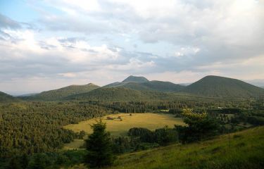 Image Du massif du Sancy au volcan cantalien