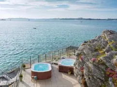 bains-a-remous-exterieurs