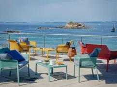 terrasse-vue-mer-salon-de-jardin