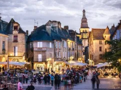 Marché de noel à Sarlat dans le Périgord