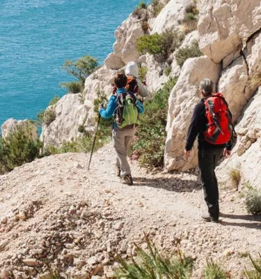 sentier-calanques-marseille-adobestock-delkoo