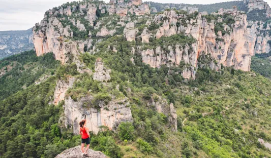 Marion Carcel Randonneuse dans les Gorges du Tarn