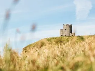 © Unsplash Laurent Perren Château irlandais