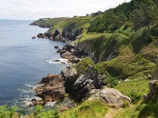 sentier baie de douarnenez bretagne