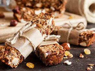 Recette de barres de céréales pour la randonnée - AdobeStock