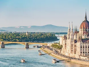 Le long du Danube à vélo, sur l'EuroVélo6 Le long du Danube à vélo, sur l'EuroVélo6
