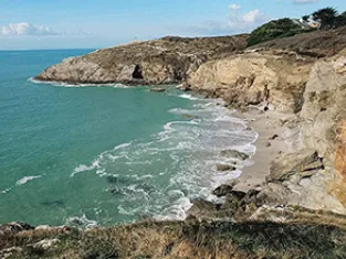 Randonnée sur le sentier des Douaniers dans le Golfe du Morbihan Randonnée sur le sentier des Douaniers dans le Golfe du Morbihan