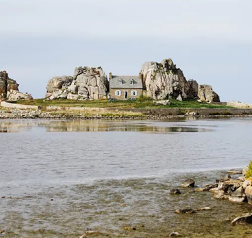 cote-granit-rose-pointe-chateau-santier-douaniers